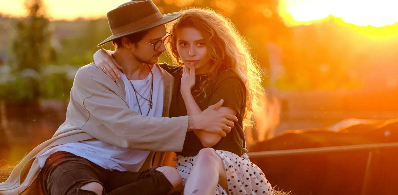 कैसे समझें कि वो आपसे प्यार love करती है? जानें 10 पक्के संकेत! 10 कैसे समझें कि वो आपसे प्यार (love) करती है? जानें 10 पक्के संकेत!